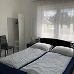 Szallaspartner Maganszallas بيت ضيافة 3*